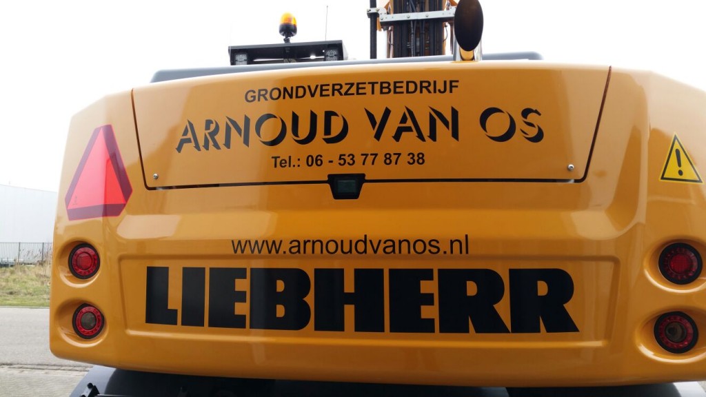 Nieuwe mobiele graafmachine Liebherr 914 in gebruik genomen